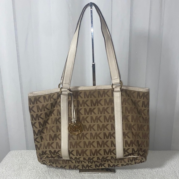 GUC Michael Kors Tan & Cream Logo Shopper Tote Bag